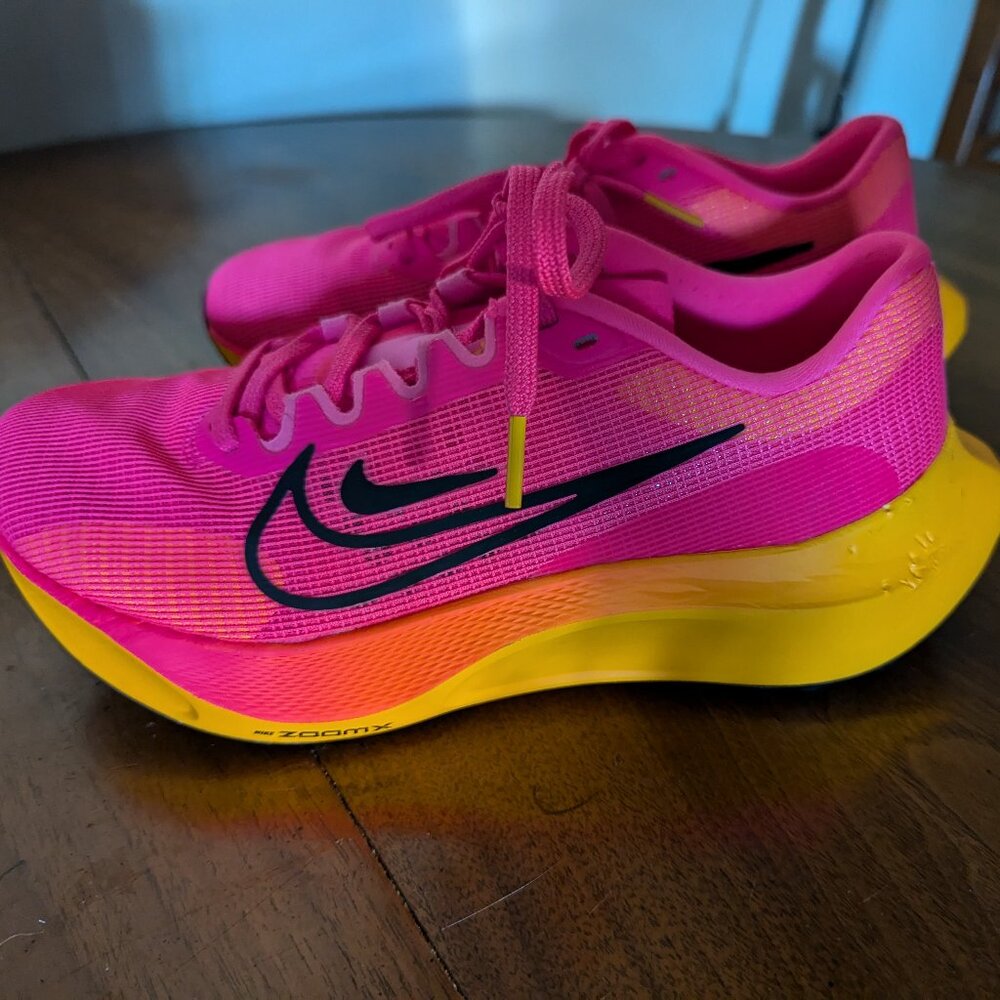 Nike Zoom Fly 5 "Hyper Pink"